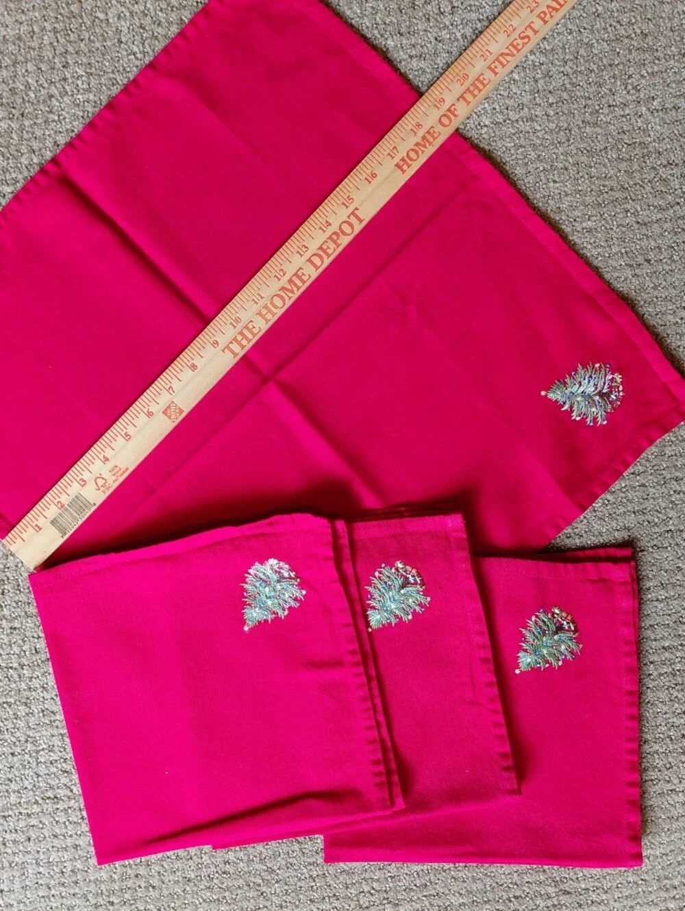 RED CHRISTMAS NAPKINS
